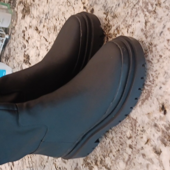 Steve Madden Women's Macall Fashion Lug Sole Knee Boot Size 11 Black NEW - Picture 6 of 16